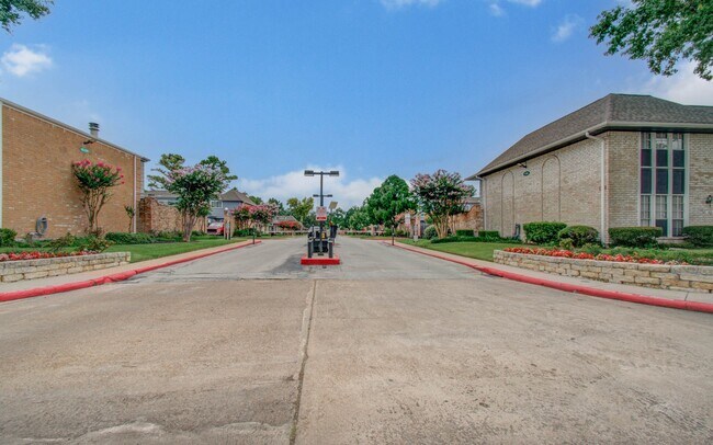 Building Photo - 11002 Hammerly Blvd