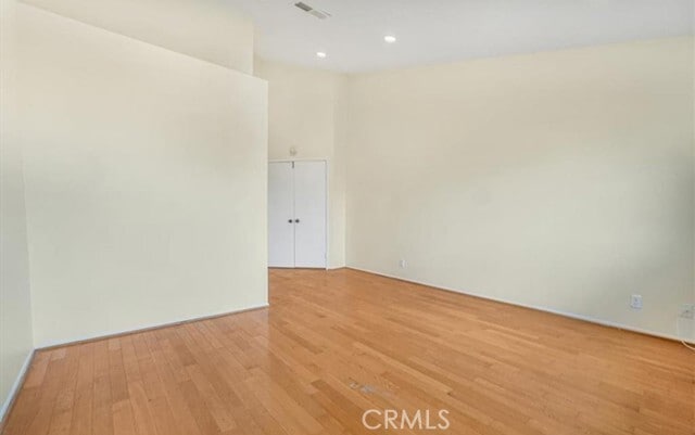 Building Photo - 6011 E Queens Dr