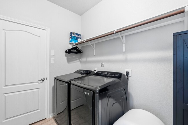 Building Photo - 2133 Windy Grove Dr