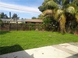 Building Photo - 6871 SW 18th Ct