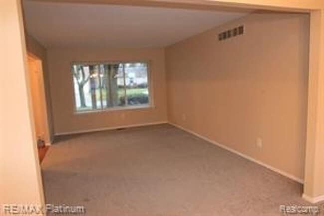 Building Photo - 5116 Prentis-