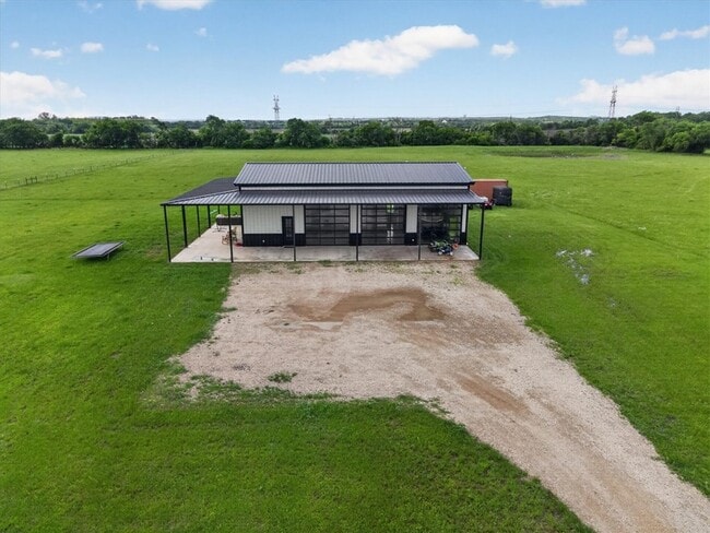 Building Photo - 9082 Wolf Run