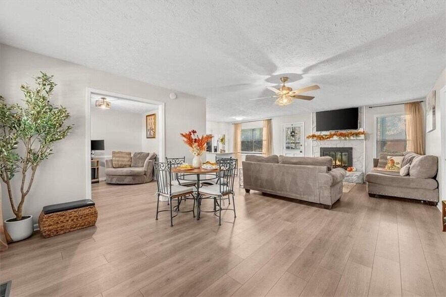 Building Photo - 4041 Woodbridge Ct