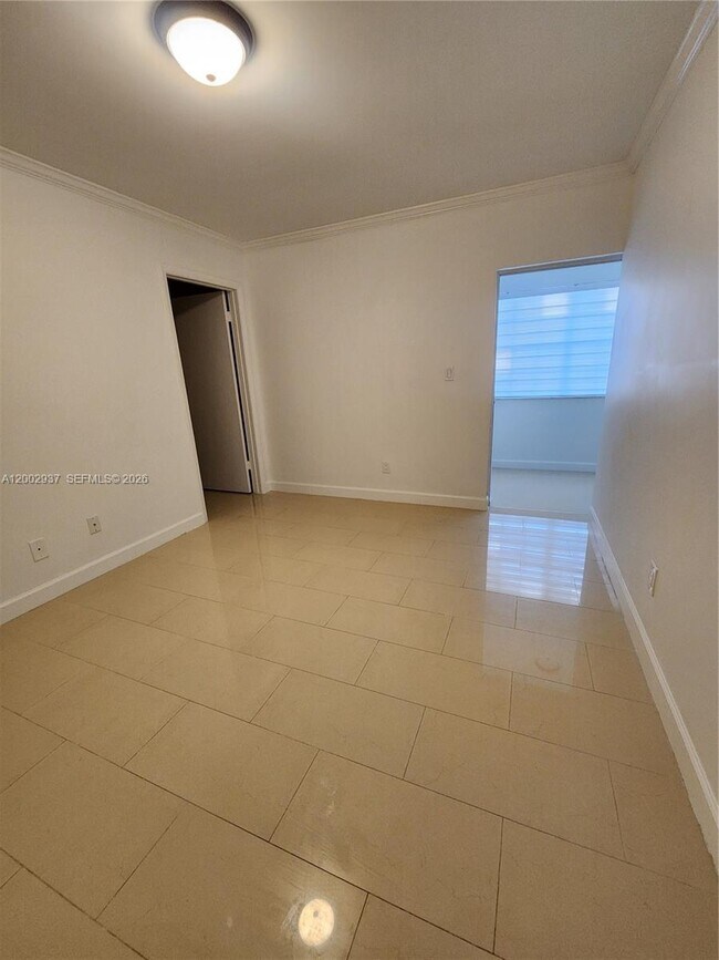 Building Photo - 6485 SW 129th Ave