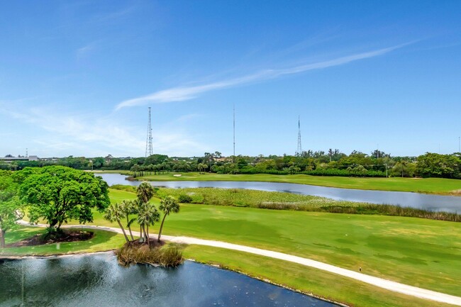 Building Photo - 1566 Bridgewood Dr