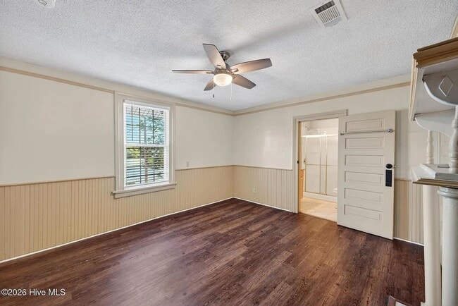 Building Photo - Ideal for Medical Professionals & Students – Spacious 5BR Near Downtown