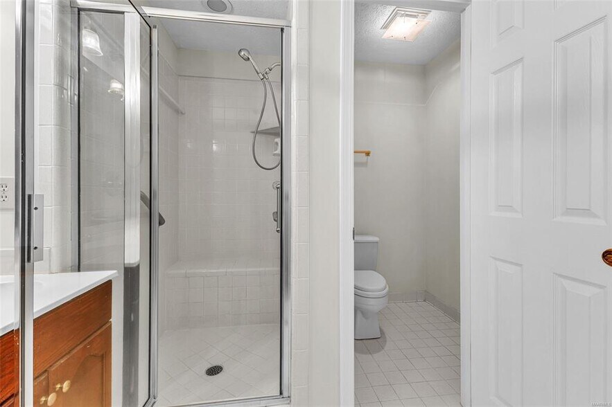 Building Photo - 2638 Queens Hollow Ct