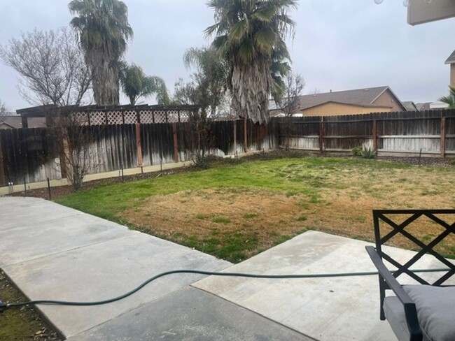 Building Photo - Updated Sunnyside 3/2 Home in Clovis Schoo...