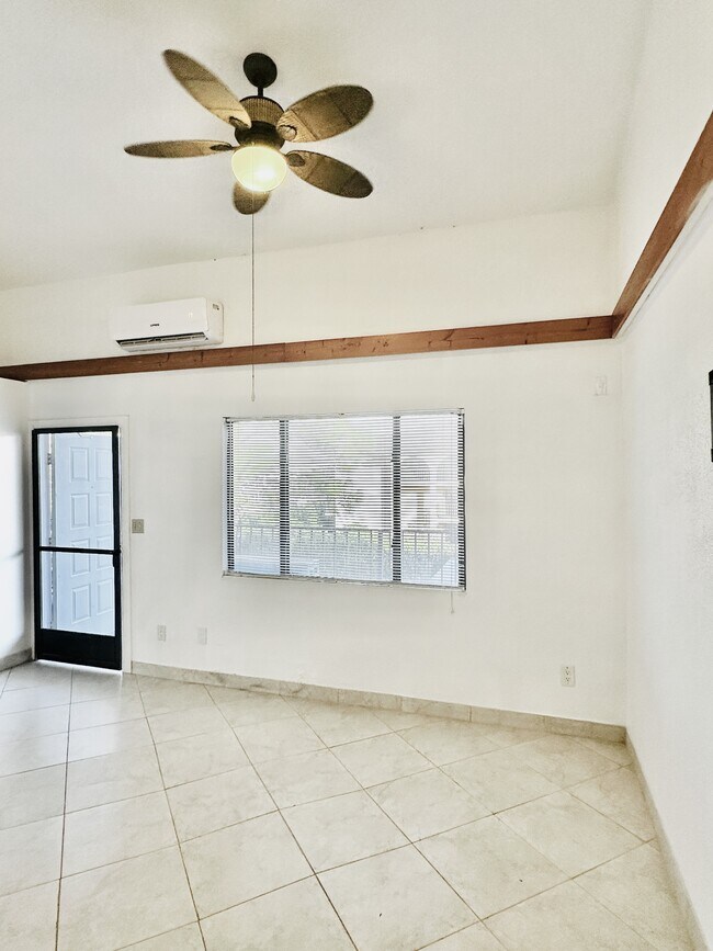 Building Photo - 826 Wiggins Pass Rd