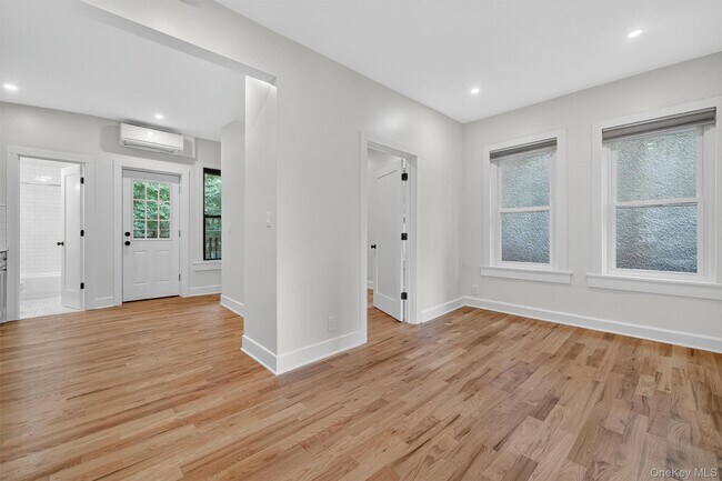 Building Photo - 79 Main St