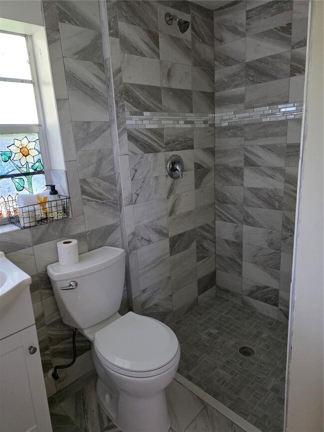 Building Photo - 4321 Kirby Loop Rd