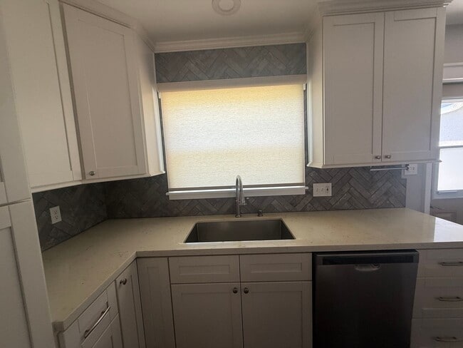 Building Photo - Charming Del Aire Home with A/C, Huge Backyard & Modern Upgrades!