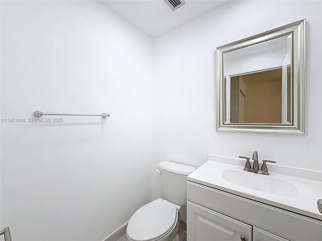 Building Photo - 17560 Atlantic Blvd