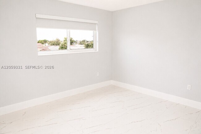 Building Photo - 2750 W 76th St