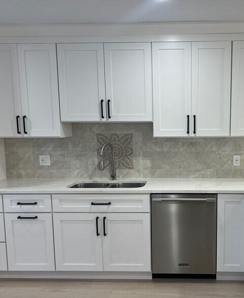 Building Photo - 282 Boca Ciega Point Blvd N