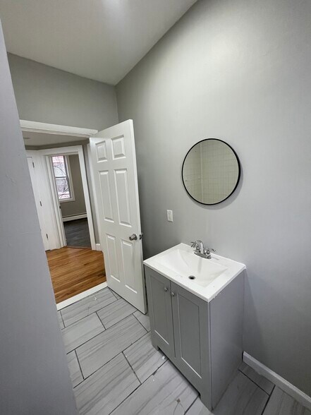 Building Photo - 11 Baldwin Ave