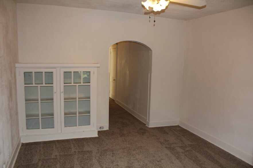 Dining Room - 5863 Northumberland St