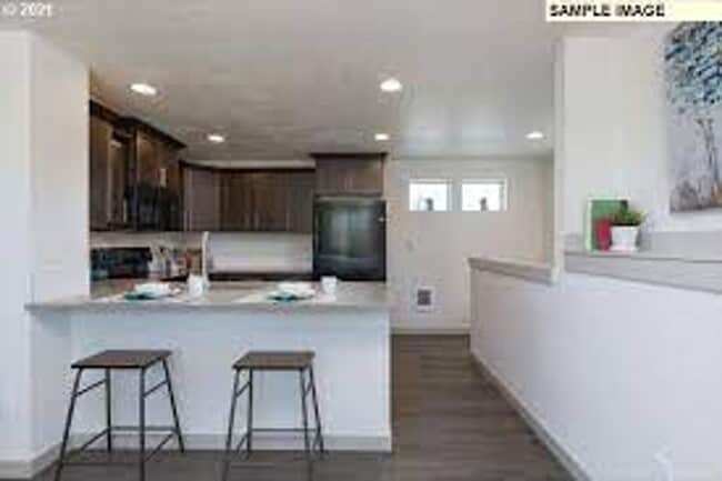 Building Photo - One bedroom apartment with washer/dryer
