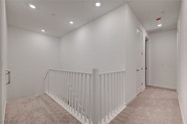 Building Photo - 2537 Monolith St