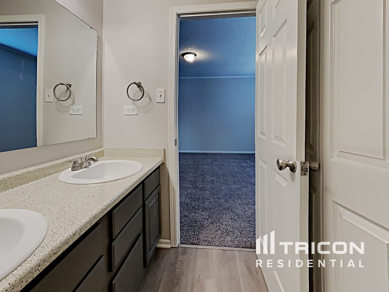 Building Photo - 3402 Carica Dr