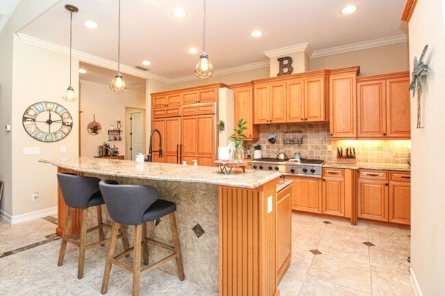 Building Photo - ** THE MOORINGS ** SINGLE FAMILY HOME 3 PL...