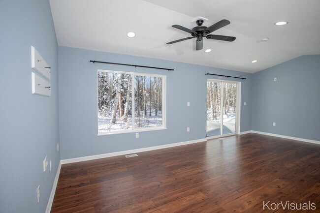 Building Photo - 761 Selina Ln