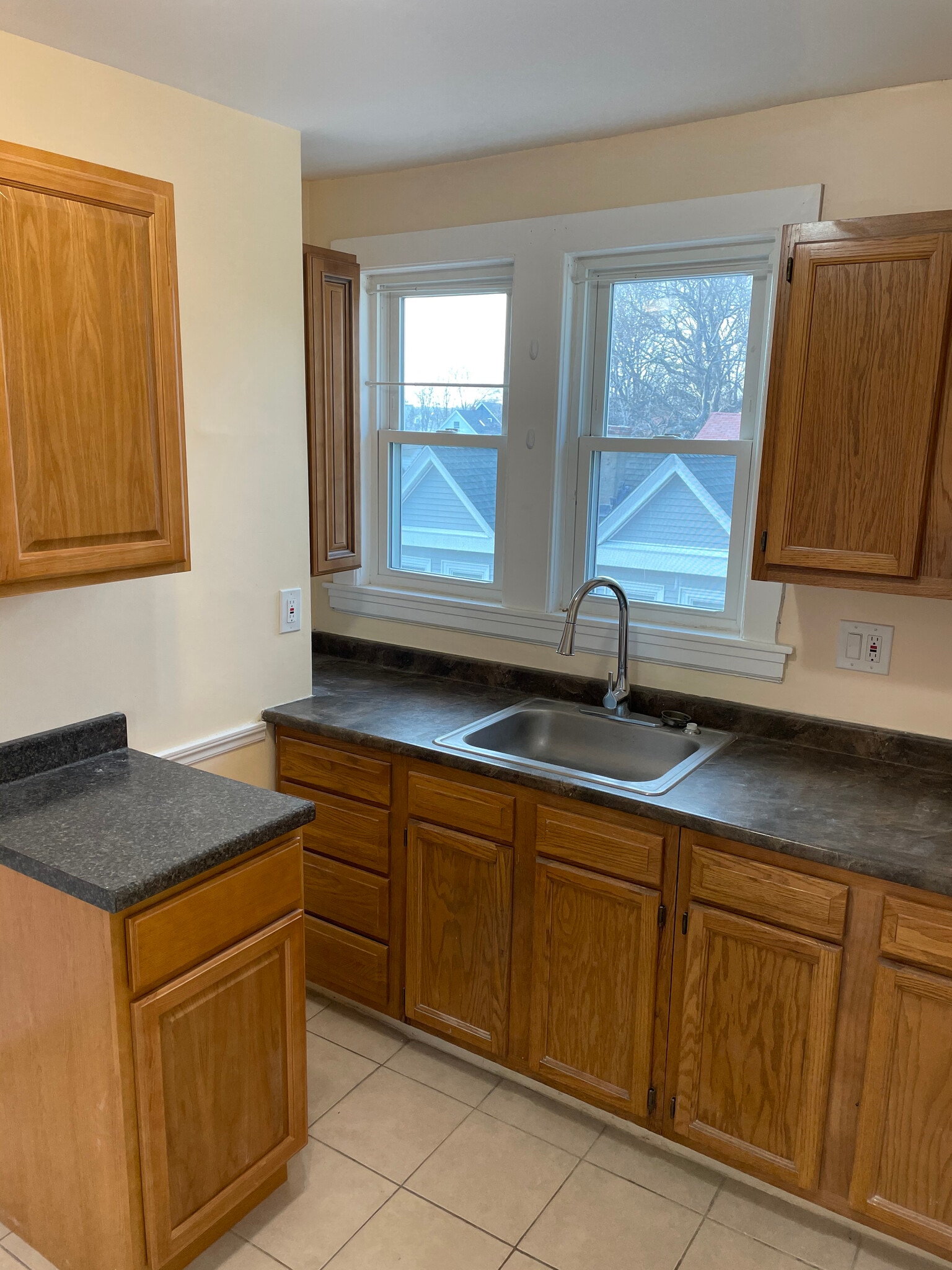 Building Photo - 31 Walter St