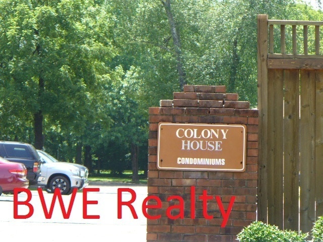 Building Photo - Charming 1 Bedroom Franklin Condo