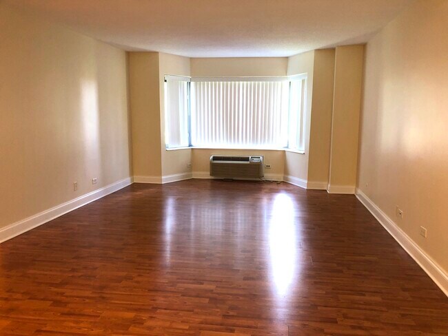 Building Photo - 470 Fawell Blvd