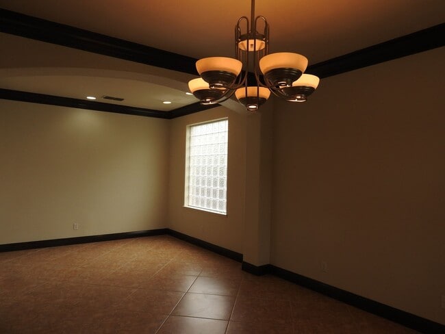 Building Photo - 300 Harvest Sky Ct