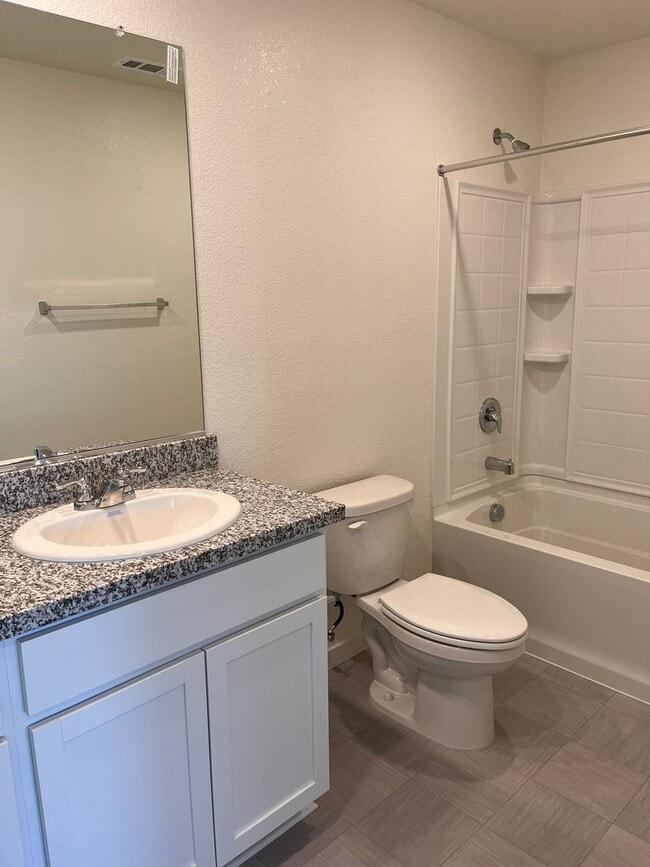 Building Photo - SOLAR SMART HOME IN WEST ROSEVILLE!