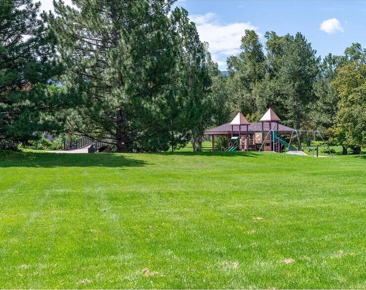 Building Photo - 2633 Sherwood Cir