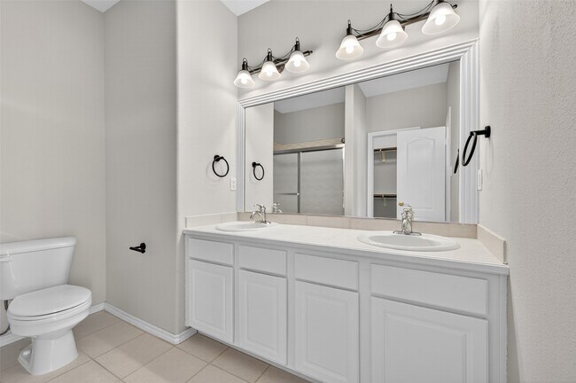 Building Photo - 16 Regency Point