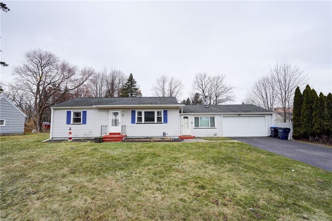 Building Photo - 889 Long Pond Rd