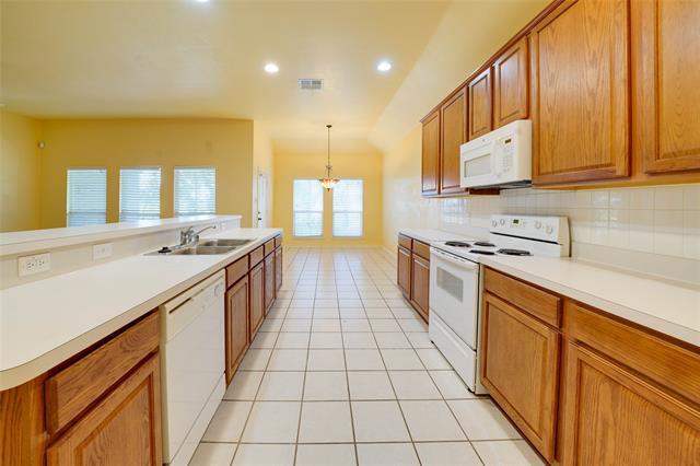 Building Photo - 9724 Water Tree Dr