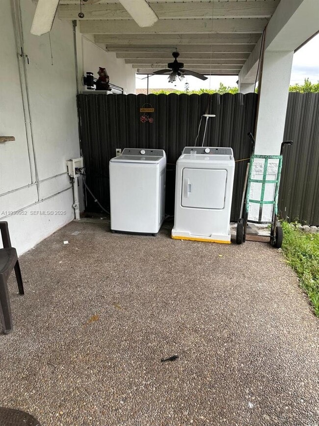 Building Photo - 4711 SW 133rd Ave