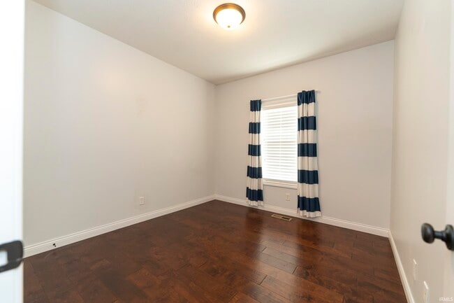 Building Photo - 8838 Hedgewood Ct