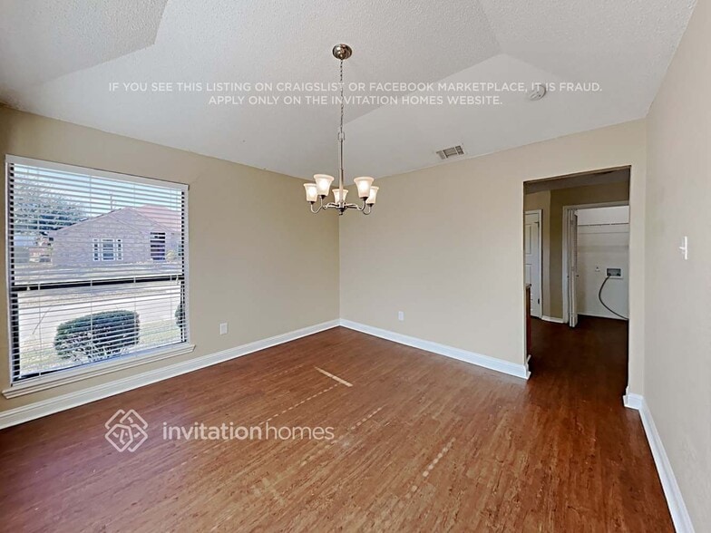Building Photo - 8713 Wood Glen Dr