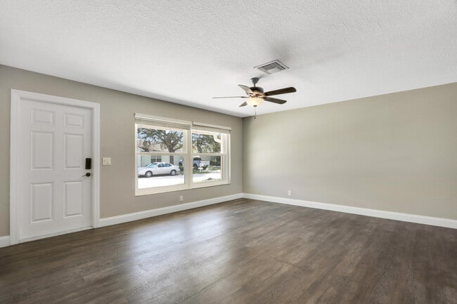 Building Photo - 105 Wingate Dr