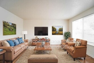 Building Photo - 8590 SE 72nd Ave