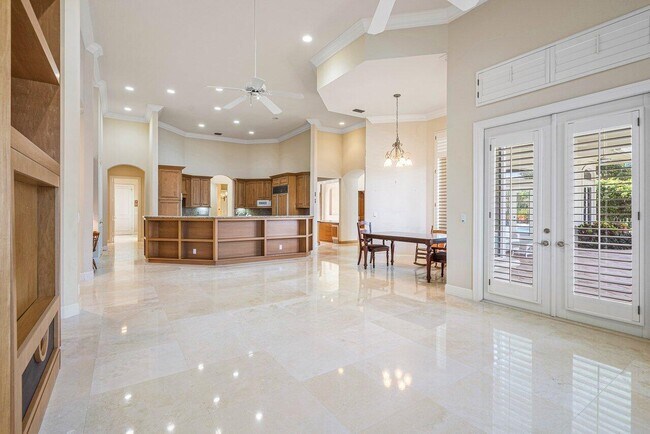 Building Photo - 1831 Sabal Palm Dr