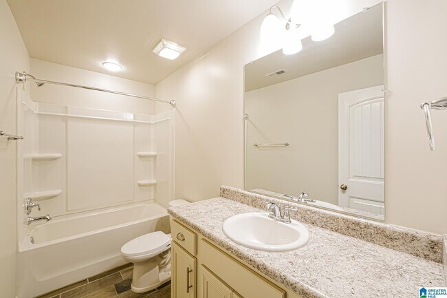 Building Photo - 180 Belmont Way