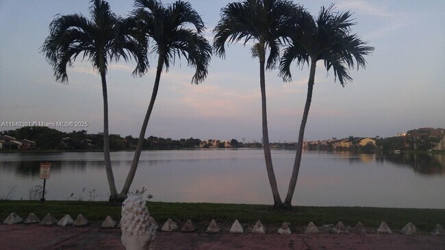 Building Photo - 443 NE 195th St