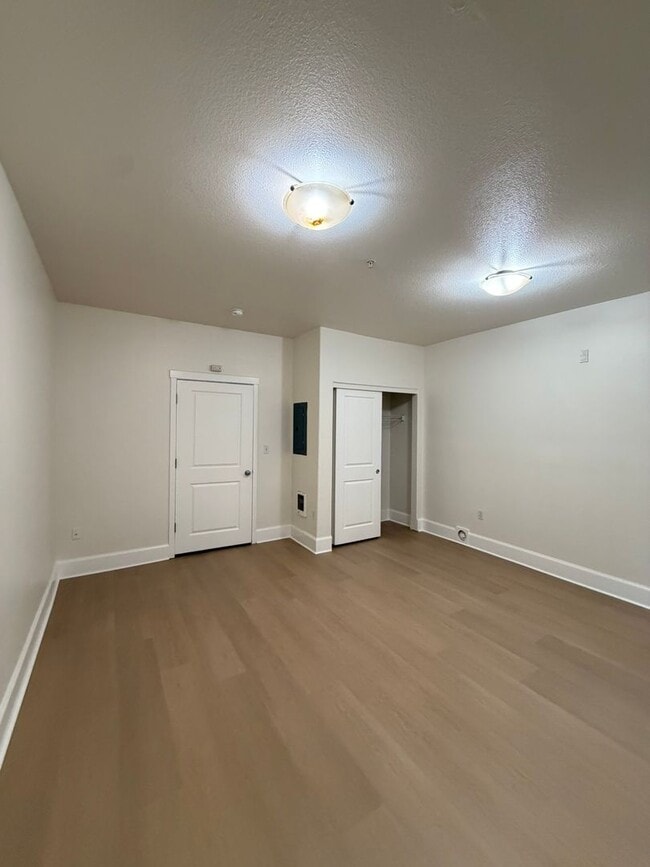 Building Photo - 18425 SW Stepping Stone Dr