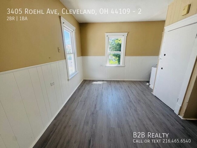 Building Photo - 3405 Roehl Ave