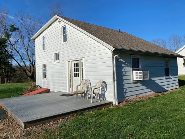 Building Photo - 266 Maple Tree Hill Rd