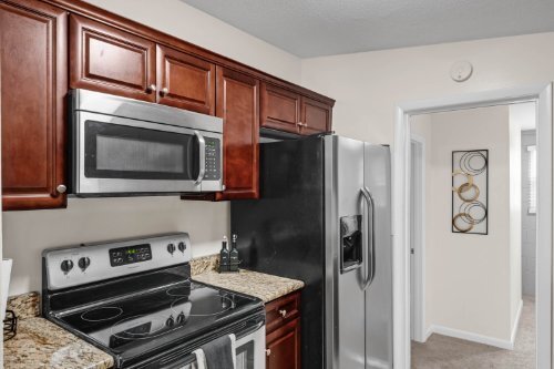 Building Photo - AFFORDABLE ROOM in a Renovated Winter Park...