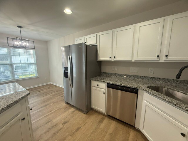 Building Photo - 116 Goldfinch Ave