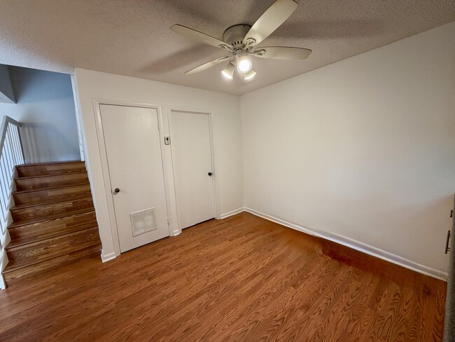 Building Photo - 2213 22nd Ln