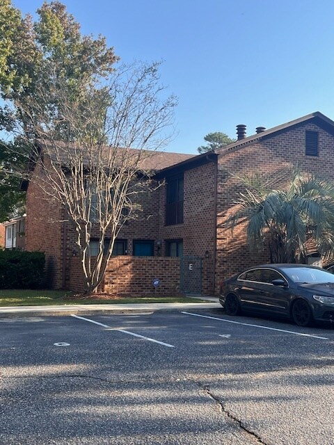 Building Photo - 720 Coventry Ln